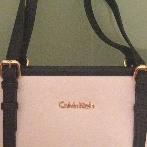 Calvin Klein black and white bag - Picture 2 of 5
